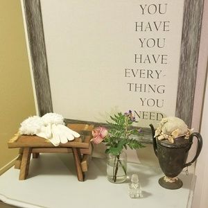 White Frilly Gloves. ⛄